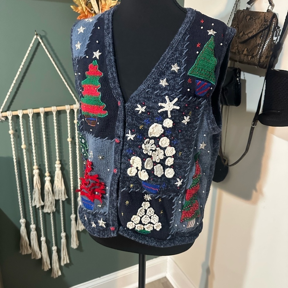 Festive Vintage Patchwork Holiday Vest with Embroidery All Over size S